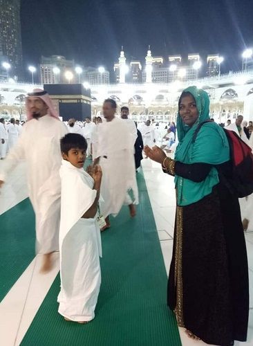 Aranthangi Nisha Bersama Keluarganya pada Haji