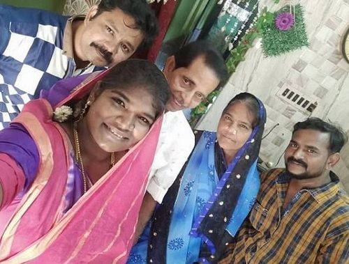 Aranthangi Nisha Bersama Keluarganya