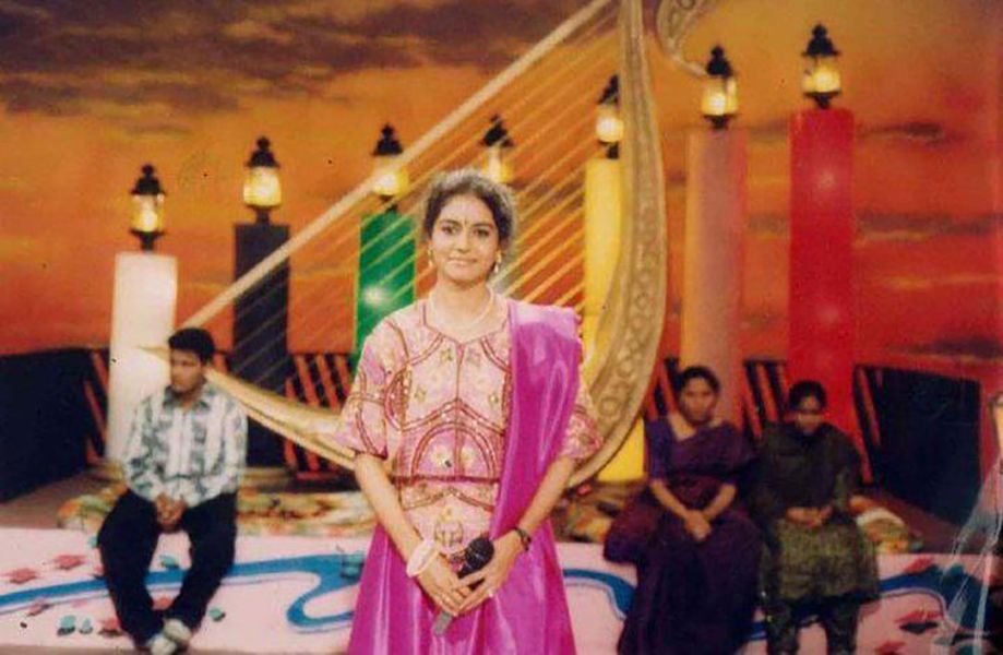 Sunitha Upadrashta podczas występu na żywo w telewizji