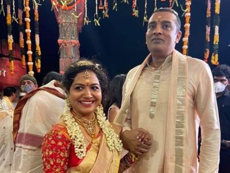SunithaUpadrashtaとRamVeerapaneniの結婚式の写真