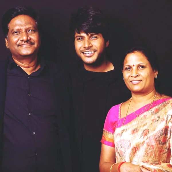 Sundeep Kishan sa svojim ocem i majkom