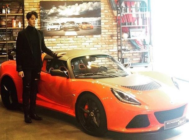 Oh Chang-seok sa svojim autom