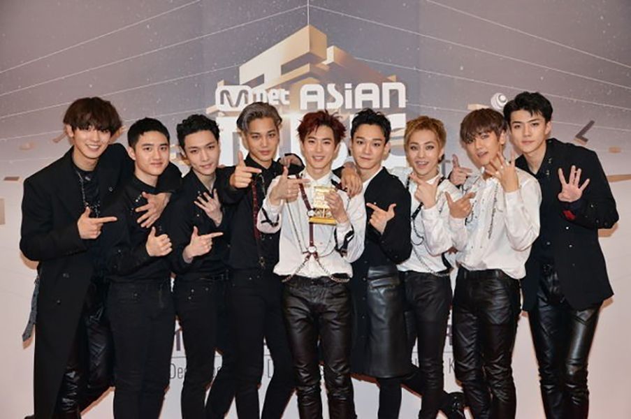 Exo mit ihrem Mnet Asian Music Award