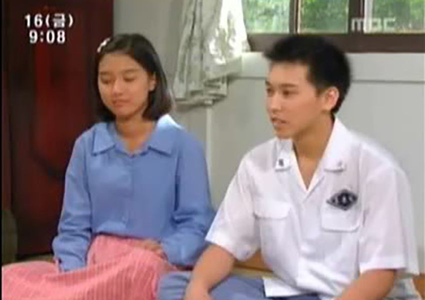 Ким Со-ън в сцена от 'Сестри на морето' (2005)