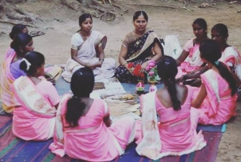 ग्रामीण और आदिवासी महिलाओं के लिए गोवर्धन इकोविलेज में महिला सशक्तिकरण कार्यक्रम