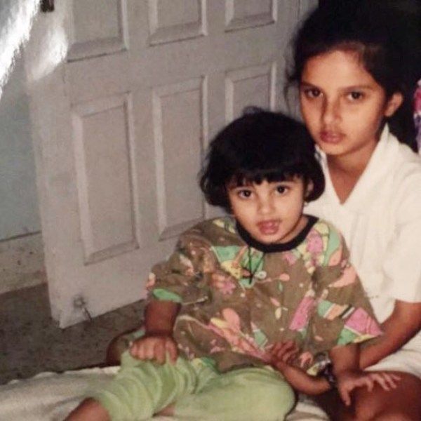 Sania Mirza mit ihrer jüngeren Schwester Anam in ihrer Kindheit