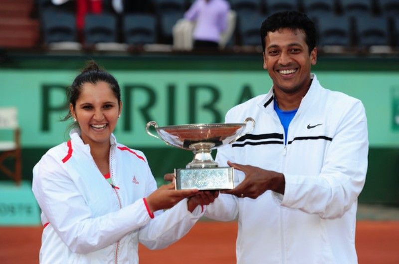 Sania Mirza und Mahesh Bhupathi nach dem Gewinn der French Open 2012 im gemischten Doppel