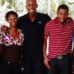 Usain Bolt avec ses parents et ses frères et sœurs