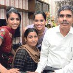 Saina Nehwal bersama keluarganya