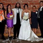 De gauche à droite: frère Bo Dallas, belle-sœur Sarah, Bray Wyatt, épouse Samantha, mère Stephanie, père Mike Rotunda (alias IRS)