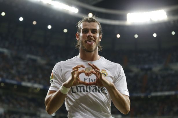 Gareth Bale avec son symbole de célébration emblématique