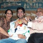 Abhinav Bindra med forældre