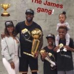 LeBron James med sin fru och sina barn