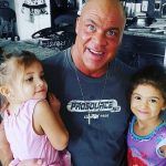 Kurt Angle avec ses filles Giuliana et Sophia