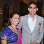 그의 아내와 함께 Vijender Singh