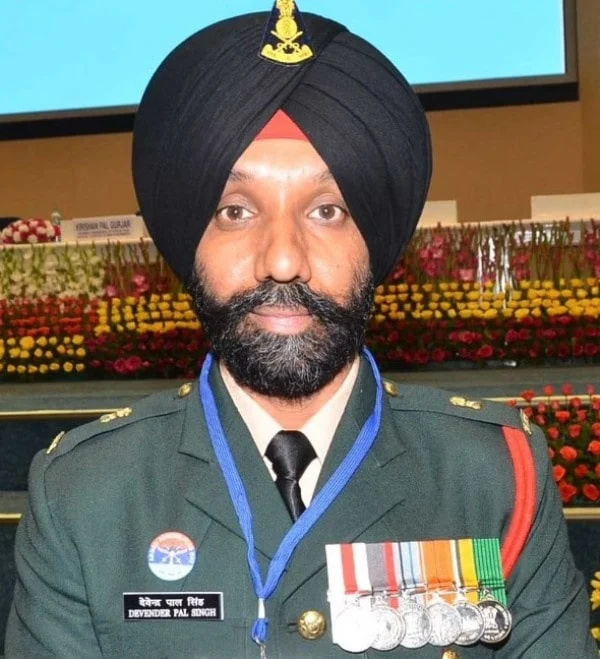 Thiếu tá DP Singh Chiều cao, Tuổi, Vợ, Con, Gia đình, Tiểu sử, v.v.
