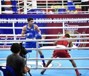   Rohit Tokas tijekom Azijskog amaterskog boksačkog prvenstva 2019