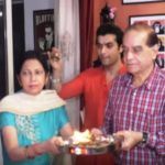 Шарад Малхотра с родителите си