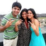 Nia Sharma koos ema Usha Sharma ja venna Vinay Sharmaga