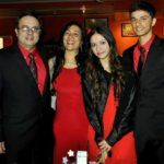Hira Ashar với gia đình của cô ấy