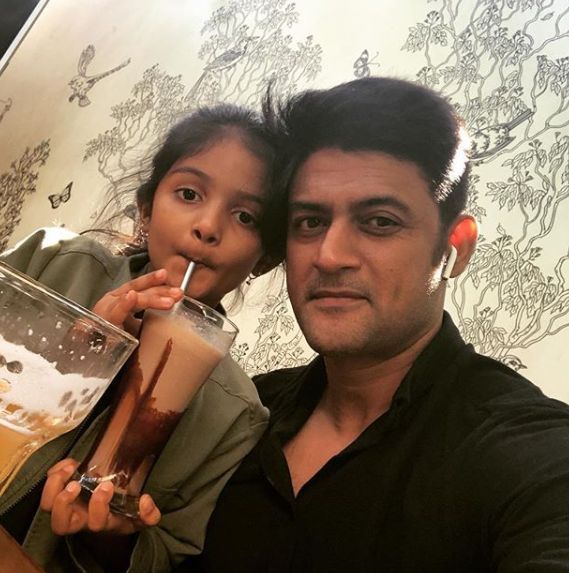 Manav Gohil et sa fille