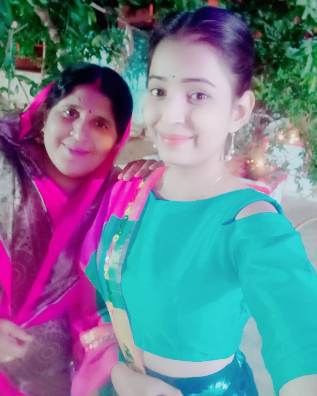 Sarika Bahroliya mit ihrer Mutter