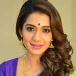 ఊర్మిల్లా కనేత్కర్ కొఠారే వికీ, వయస్సు, భర్త, పిల్లలు, కుటుంబం, జీవిత చరిత్ర & మరిన్ని