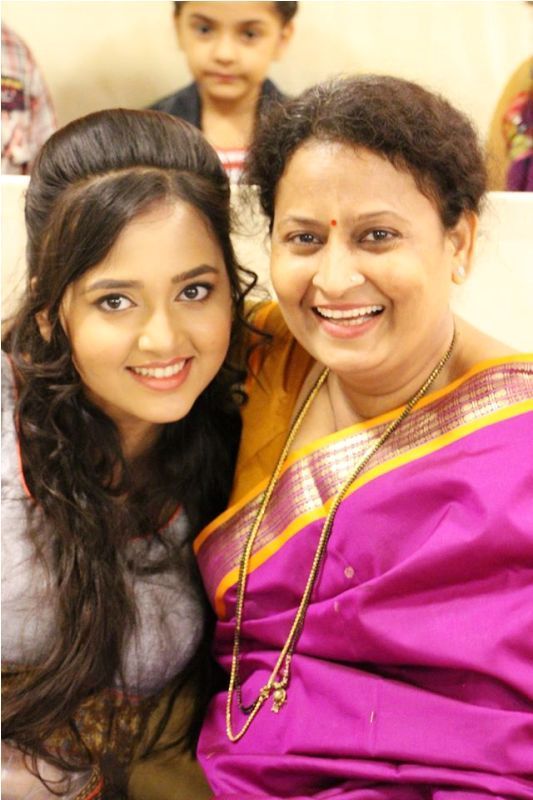Tejasswi Prakash sa svojom majkom