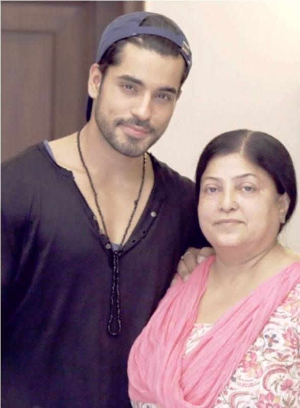 Gautam Gulati et sa mère