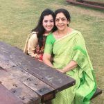 Madre de Jyoti Sharma y su hermana Pooja