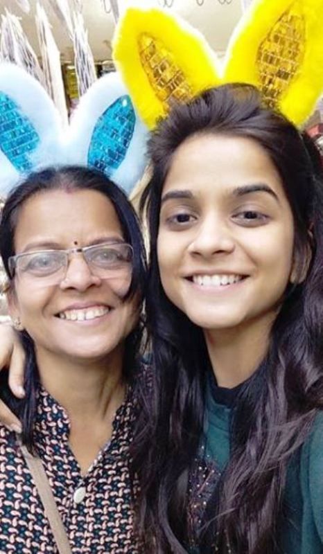 Preksha Mehta กับแม่ของเธอ