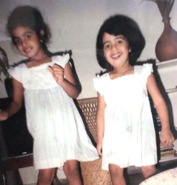 Ein Kindheitsbild von VJ Bani und ihrer Schwester