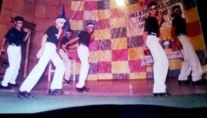 Shoaib Ibrahim koulun tanssikilpailun aikana