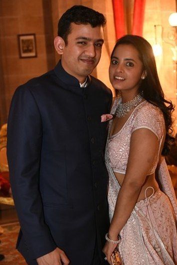 Neeshal Modi con sua moglie