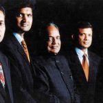 Naveen Jindal (крайно вляво) с баща си (в центъра) и 3 Brothers