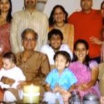 Sandeep Toshniwal bersama keluarganya