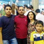 Pranav Goyal koos vanemate ja vennaga