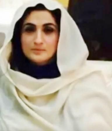 Bushra Maneka (Imran Khan's Wife) Ålder, familj, biografi & mer
