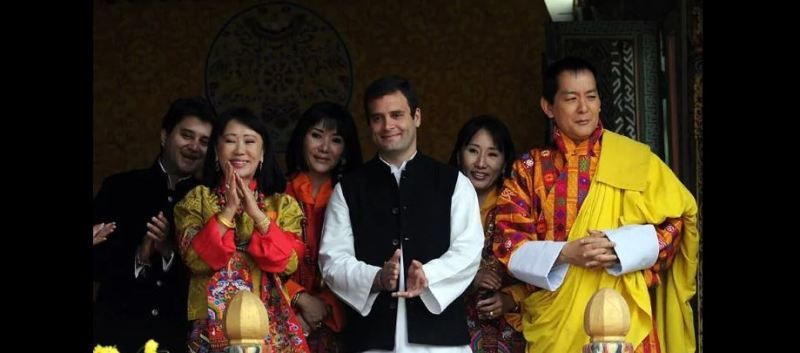 Rahul Gandhi ved det kongelige bryllup i Bhutan