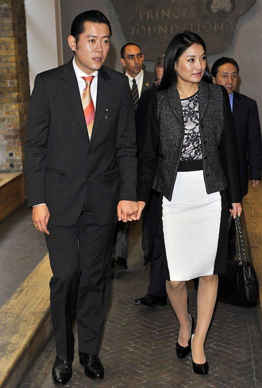 नवंबर 2011 में इंग्लैंड की शाही यात्रा के दौरान भूटान के राजा और रानी