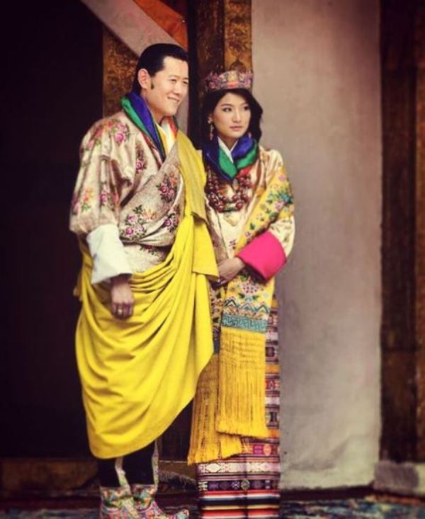 Vua Jigme Khesar với vợ là Hoàng hậu Jetsun Pema